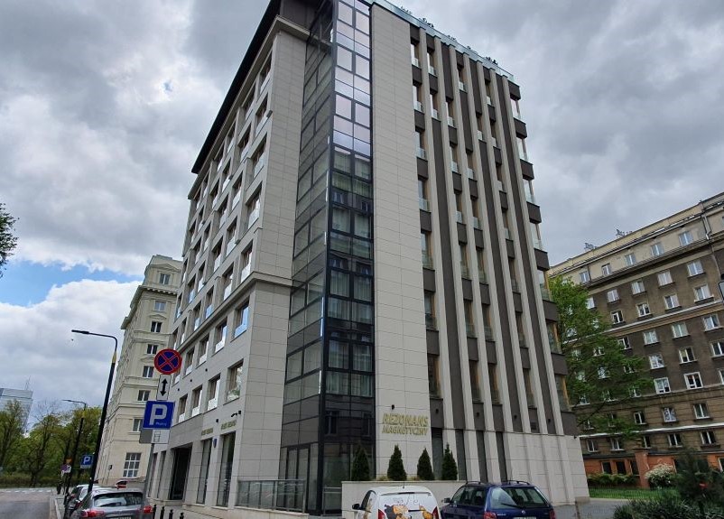 Wsp&oacute;lnota Mieszkaniowa Park Place 3 przy ul. Wałowej 3 w Warszawie